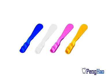 Beschikbare Tand Plastic de Spatel Multi Gekleurde Tandverbruiksgoederen van het Cementpleister